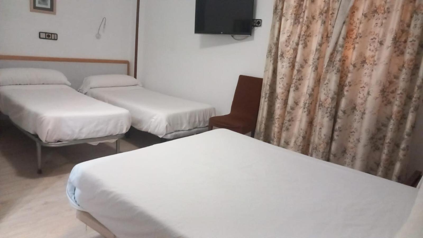 Hostal Lizana 2 우에스카 외부 사진